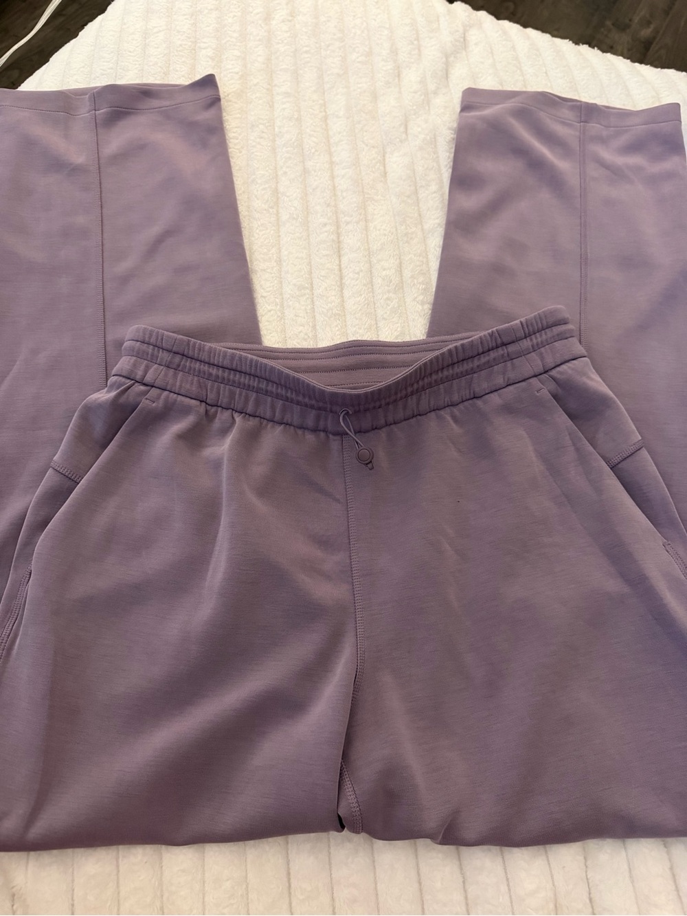 Lululemon soft stream Sweatpants 8